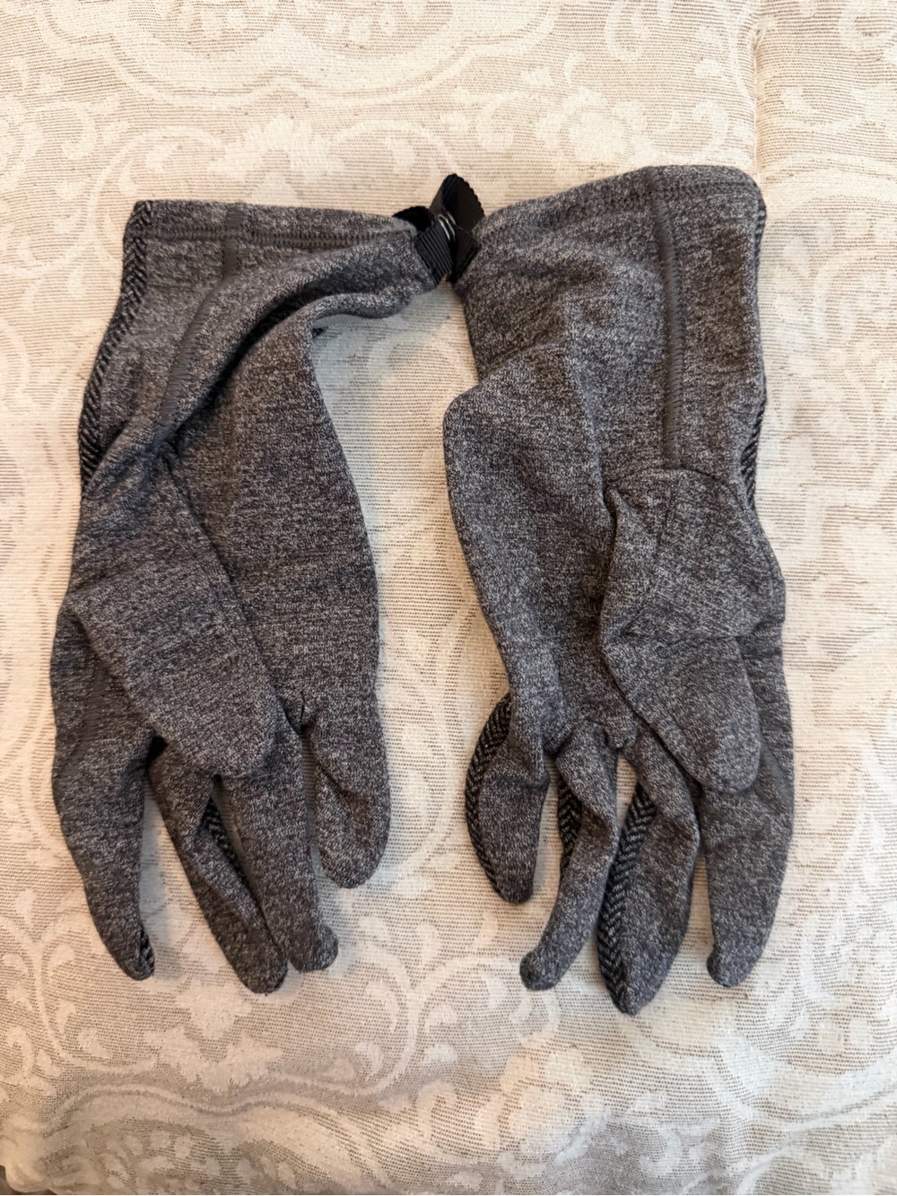 lululemon athletica Gray Heather Tech Gloves